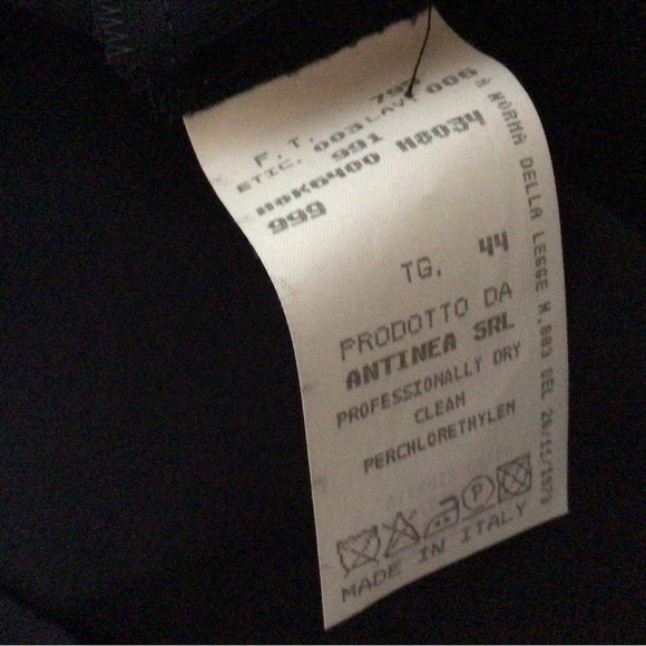 Emporio Armani Fluid black Crepe Top. Size 44 - Picture 7 of 9